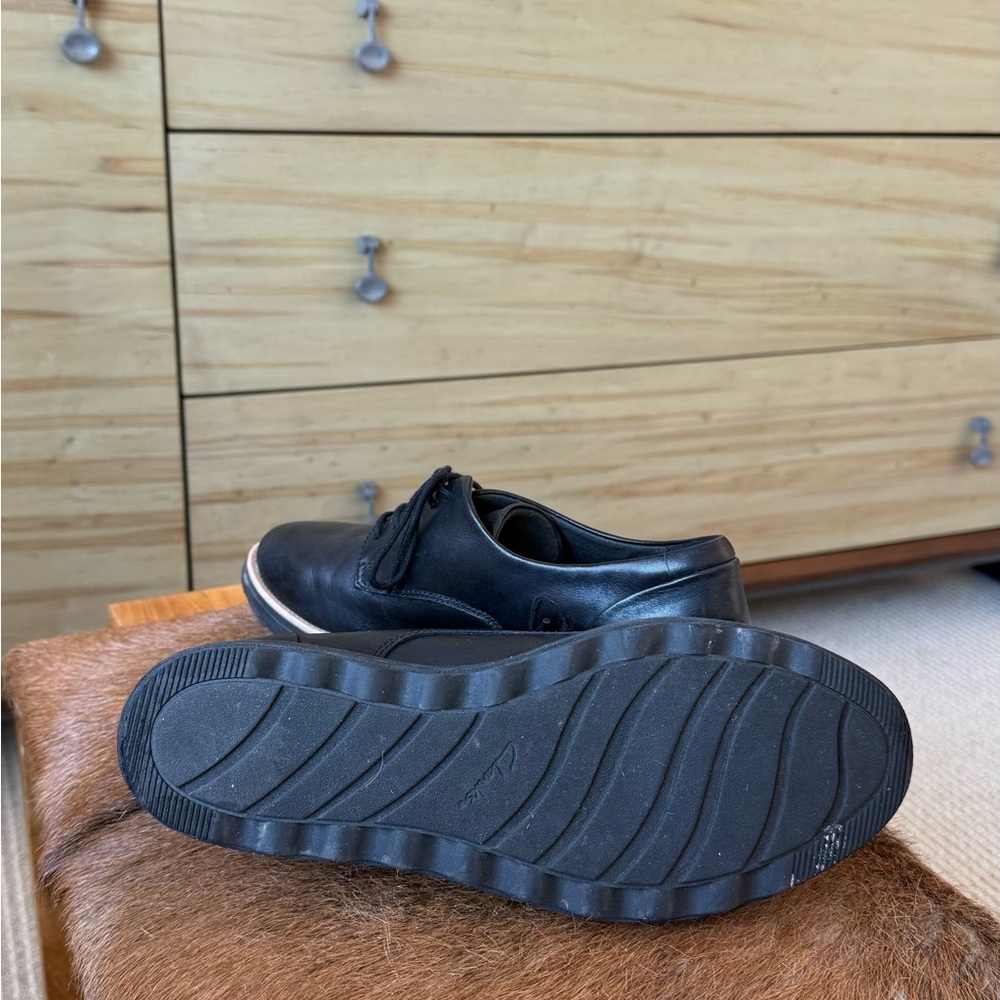 Clarks Black Leather Women's Loafers - Picture 6 of 6